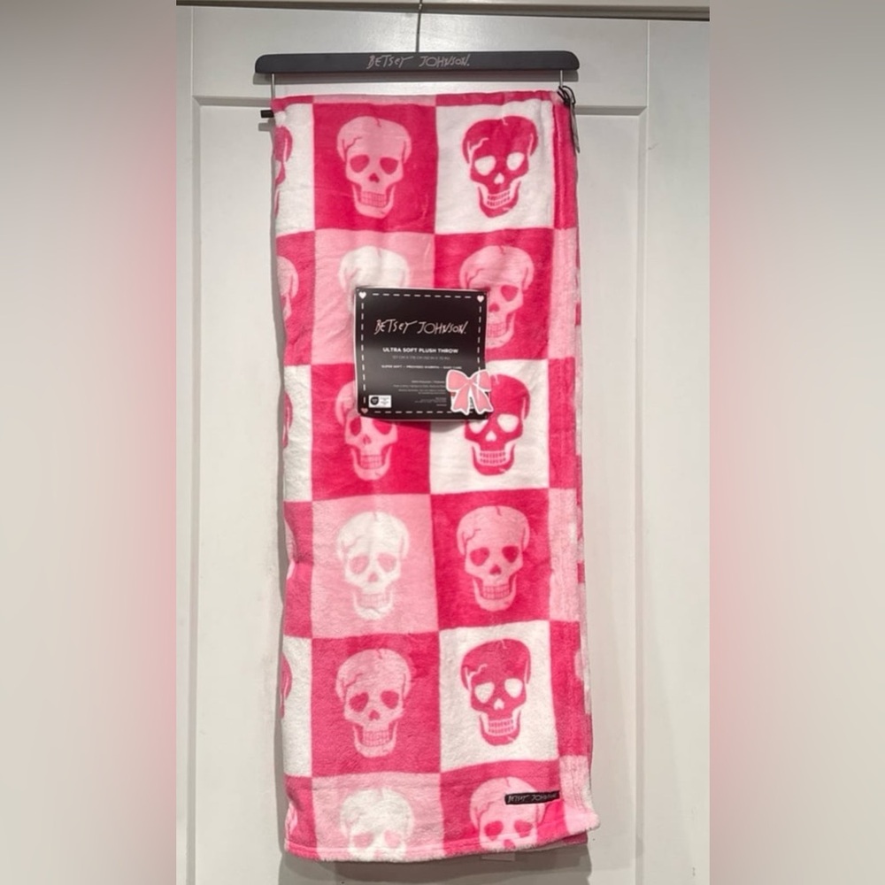 Betsey johnson Pink Halloween Throw. Blanket